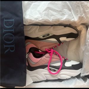 NWT Dior- Men’s B22 Pink & White Mesh w pink and white calfskin sneakers- 39